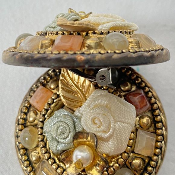 Round Floral Multi Media Gold Tone Chunky Stud Earrings Clip On - Picture 6 of 8